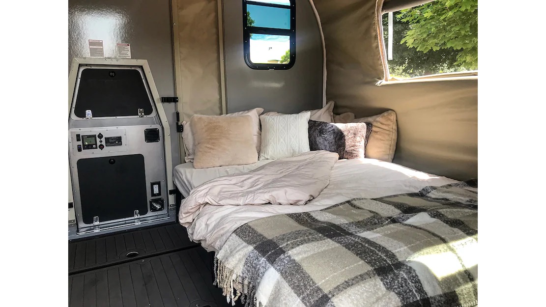 camp365-fold-out-cabin-camper-trailer-4